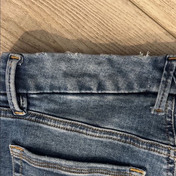 Good American Blue Straight Leg Jeans - Picture 11 of 15